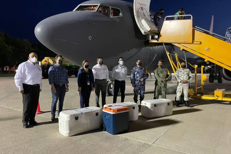 Llegan a Sinaloa 77 mil 280 vacunas Moderna para el sector educativo