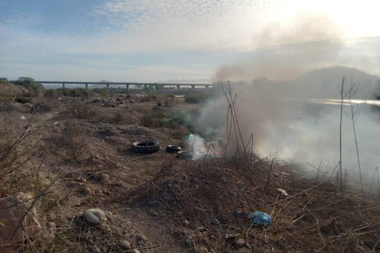 Proliferan tiraderos de basura y escombro en el margen del Río Baluarte