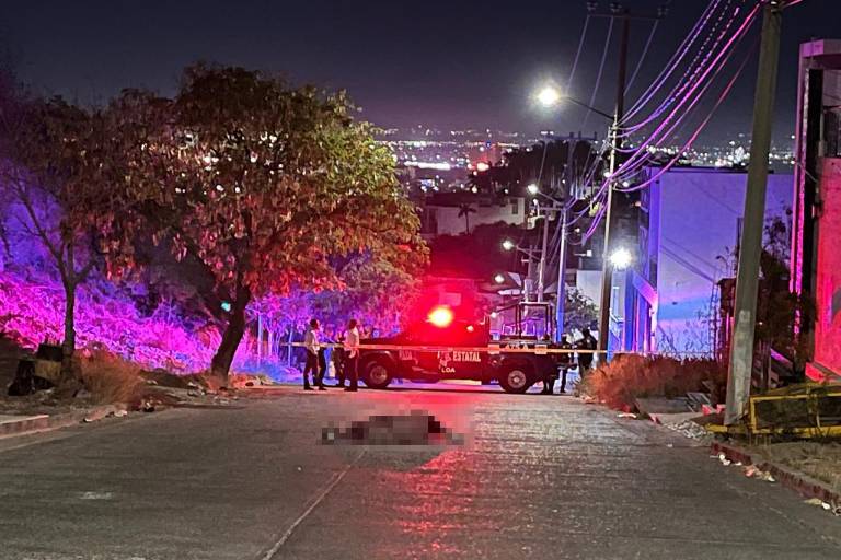 Asesinan un hombre y lo envuelven en cobijas en Colinas de San Miguel, en Culiacán