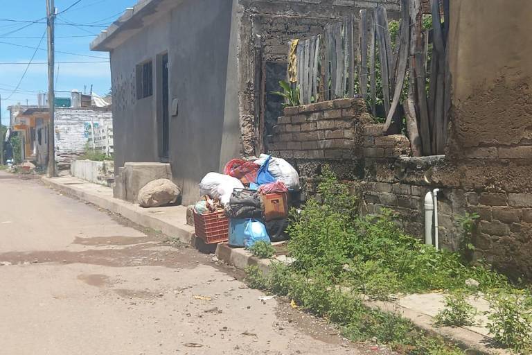 Desabasto de agua, apagones y sin recolección de basura. Así están desde hace una semana en Escuinapa