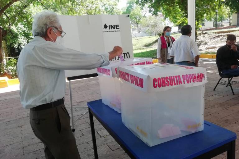 Con poca asistencia se realiza consulta popular en la casilla del Tec de Culiacán