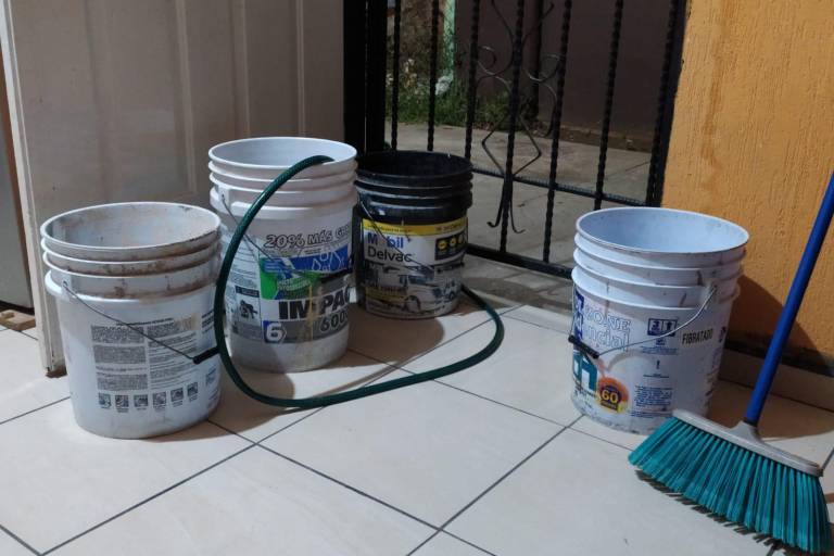 Gran parte de Mazatlán sigue sufriendo el desabasto de agua