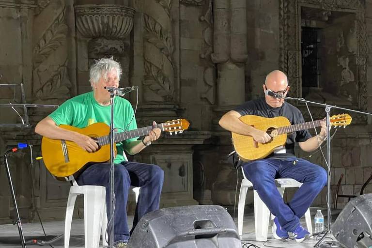 ‘Virulo’ se presenta en El Rosario con su canto y humor