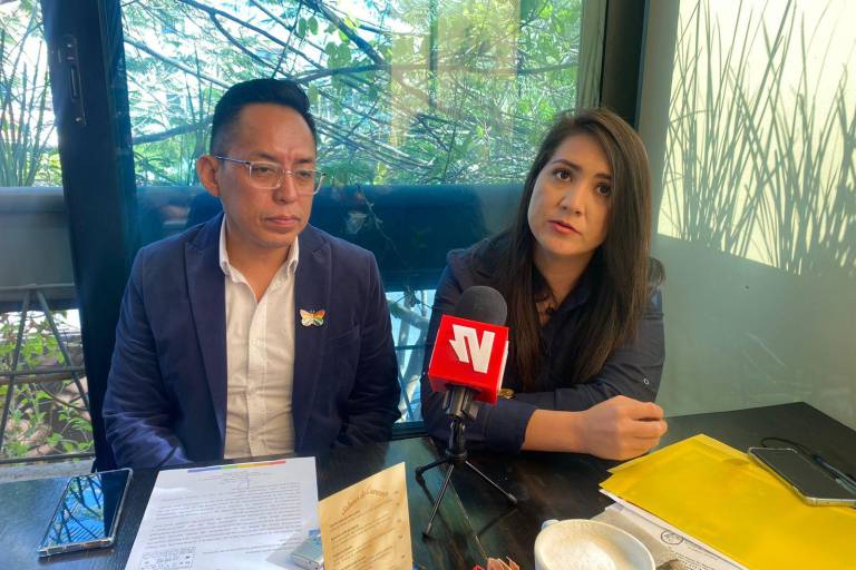 Kenia Ponce, docente discriminada por su orientación sexual, pide que intervenga el Rector de la UAS para el cese de agresiones