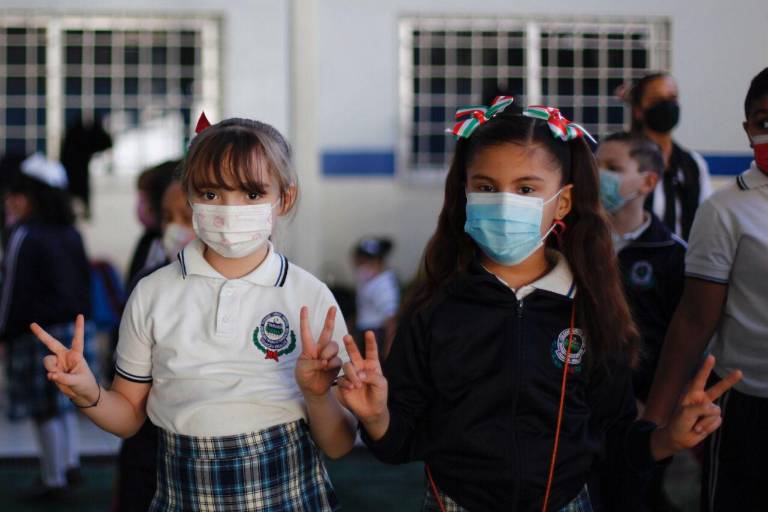 Celebran el Día de la Bandera en el Colegio Niños Héroes