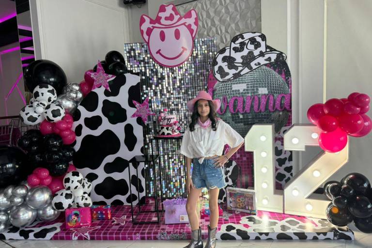 Celebra Ivanna sus 12 años con una fiesta vaquera
