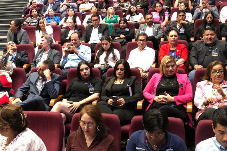 Diputadas del PAS se ausentan de sesión del Congreso y se van al informe del Rector de UAS