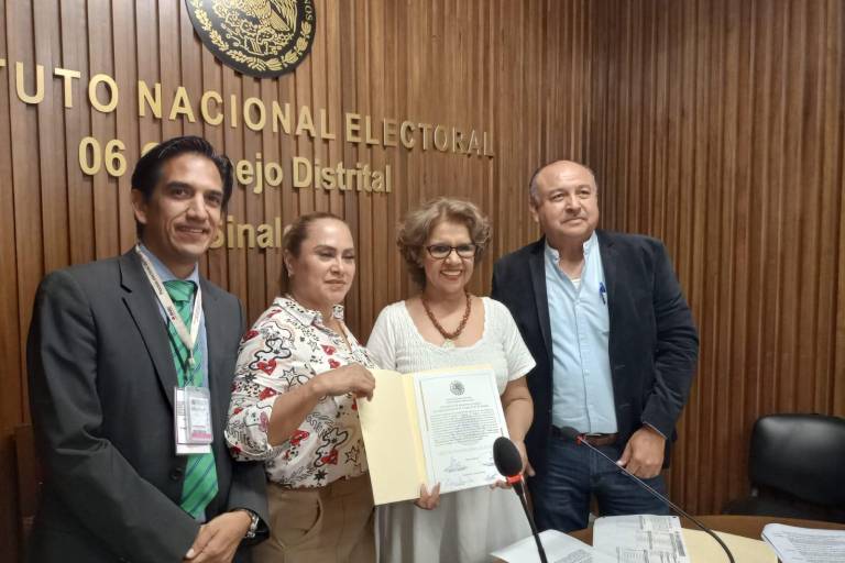 Recibe Olegaria Carrazco constancia como Diputada federal por el Distrito 06; es el tercer periodo consecutivo