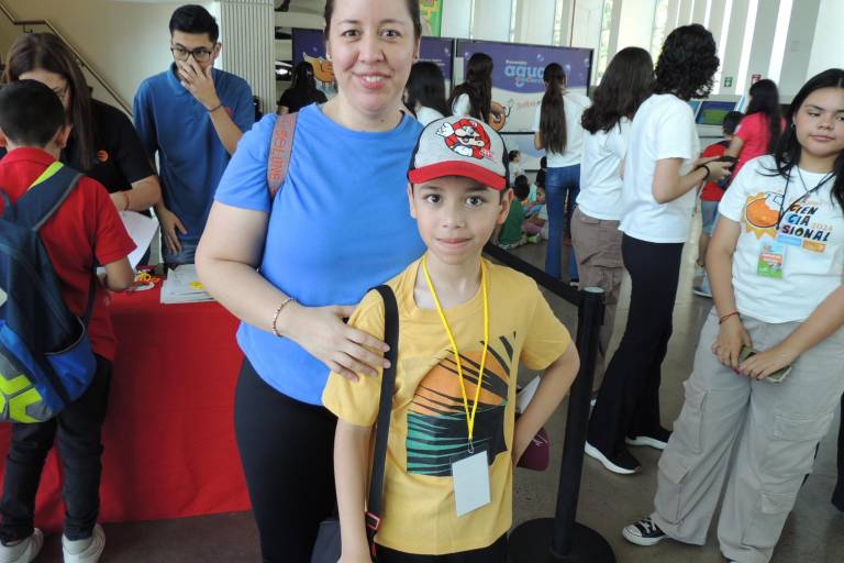 Conviven niños y niñas entre la ciencia y la diversión