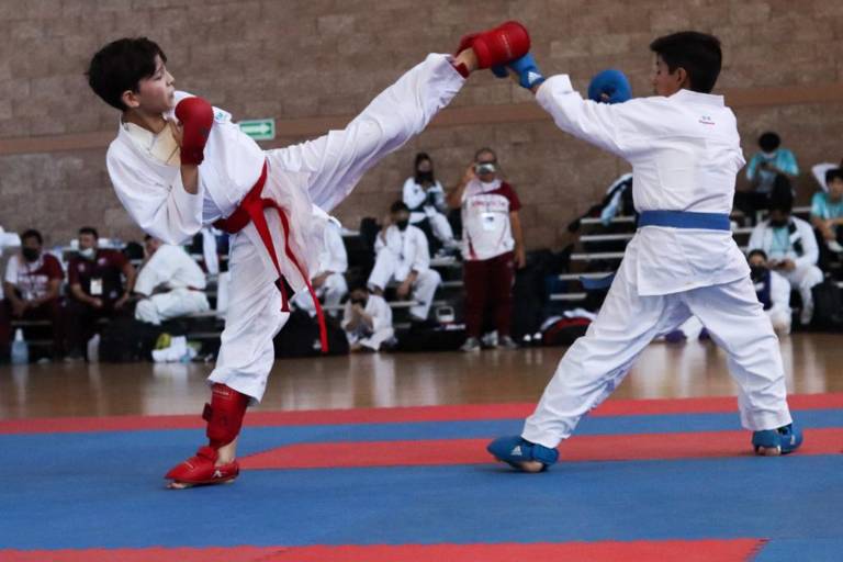 Mazatlán y Culiacán dominan el karate en el Estatal de los Juegos Conade