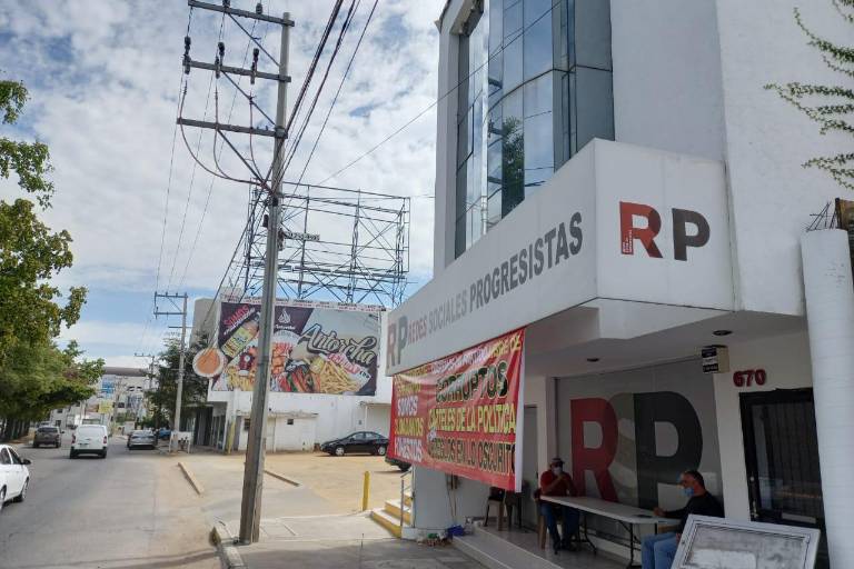 ‘Titubea’ Redes Sociales Progresistas sobre candidatura de Lucila Ayala; militantes toman oficinas