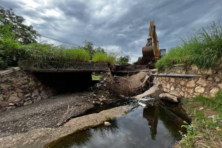 Inicia reconstrucción del puente frente a la Upsin, en Mazatlán