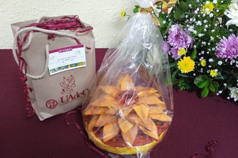 Celebran con reconocimientos el 37 aniversario de la UAdeO de Mazatlán