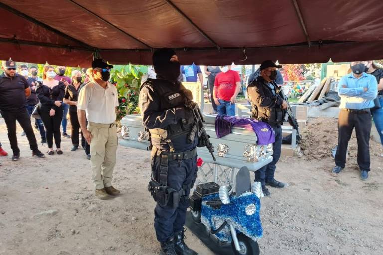 Despiden con homenaje póstumo a Humberto, el policía de Culiacán caído en cumplimiento de su deber