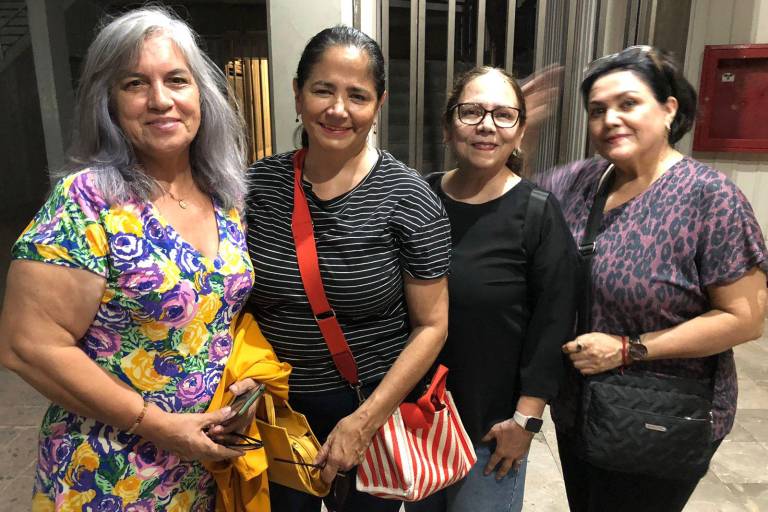 ‘Vuelan’ los negros pájaros del adiós en el Teatro Socorro Astol