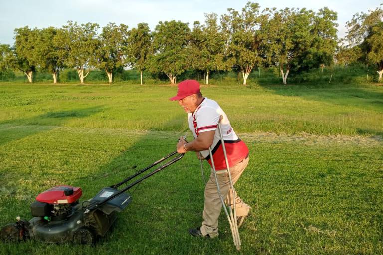 Frank Espinoza es un guerrero en Infraestructura Zona Rural