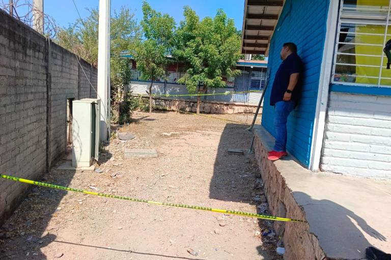 Moviliza a cuerpos de auxilio un cortocircuito en subestación de primaria en Escuinapa