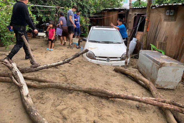 Sube a tres los muertos en Nayarit por el paso del huracán Roslyn; además de cuantiosos daños