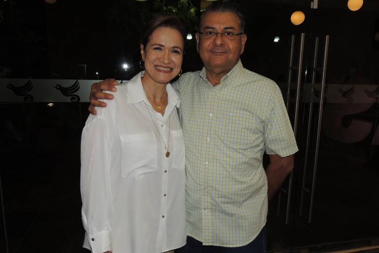 Regalan Julia y Tobías una noche memorable a sinaloenses