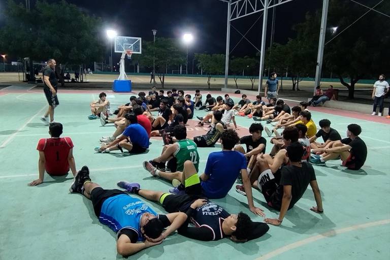 Acuden decenas de jugadores a Try Out de Piratas Basketball