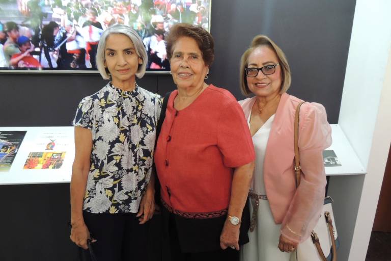 Celebran familia y amigos la trayectoria de Santiago Ibarra