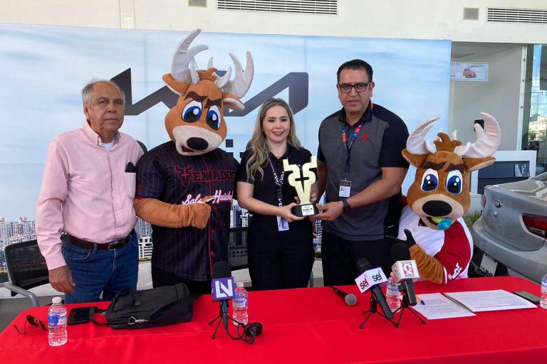 Venados de Mazatlán y Kia Pacific premian lealtad de fanático de beisbol