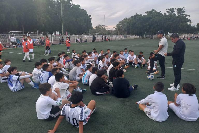 Pasan más de 60 culichis primer filtro de visoría de Pachuca