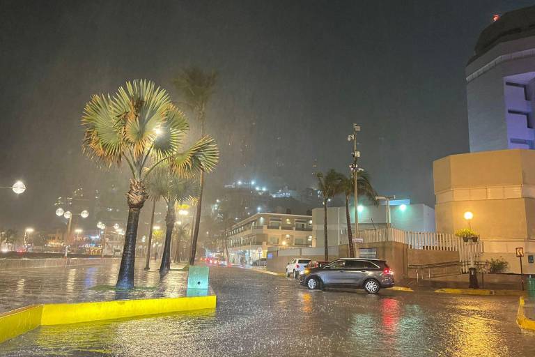 Tormenta eléctrica sorprende a Mazatlán este jueves