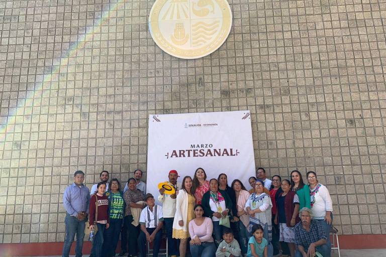 Mujeres artesanas rosarenses destacan en evento de Mazatlán