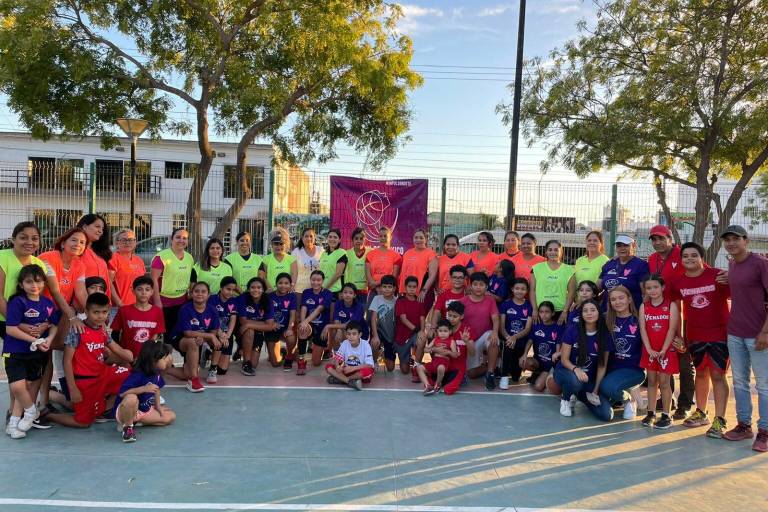 Academia Venados Basketball-Pata Salada festeja a las mamás
