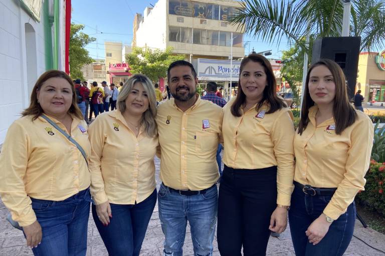 Celebran ciudadanos el 491 aniversario de la fundación de Culiacán con misa y pastel