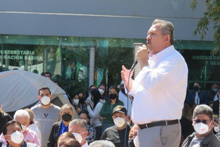 La lucha es por la defensa de los derechos de los trabajadores, expresa Genaro Torrecillas, líder del SNTE 27