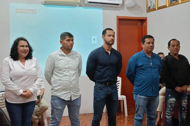 Rinden protesta nuevo comité del mar de Las Cabras 2024, en Escuinapa