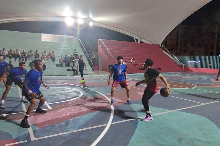 Piratas Basketball sostiene partido de preparación ante cuadro local