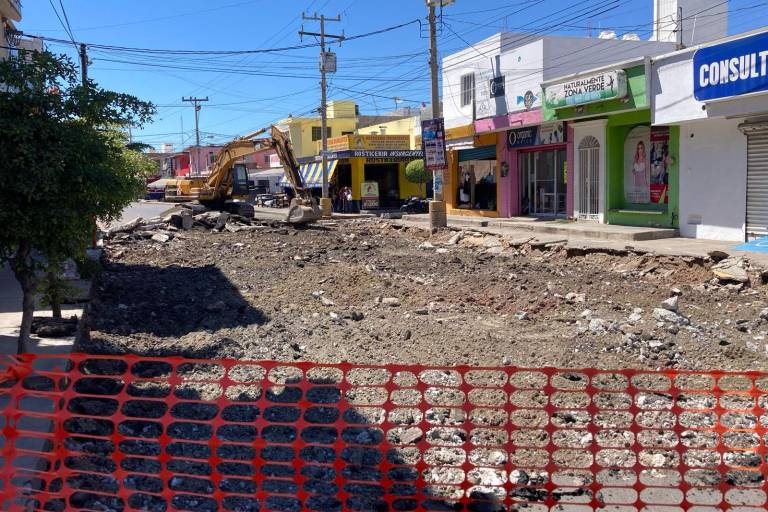 Agilizarán trabajos de rehabilitación en avenida Insurgentes, asegura Alcalde de Mazatlán