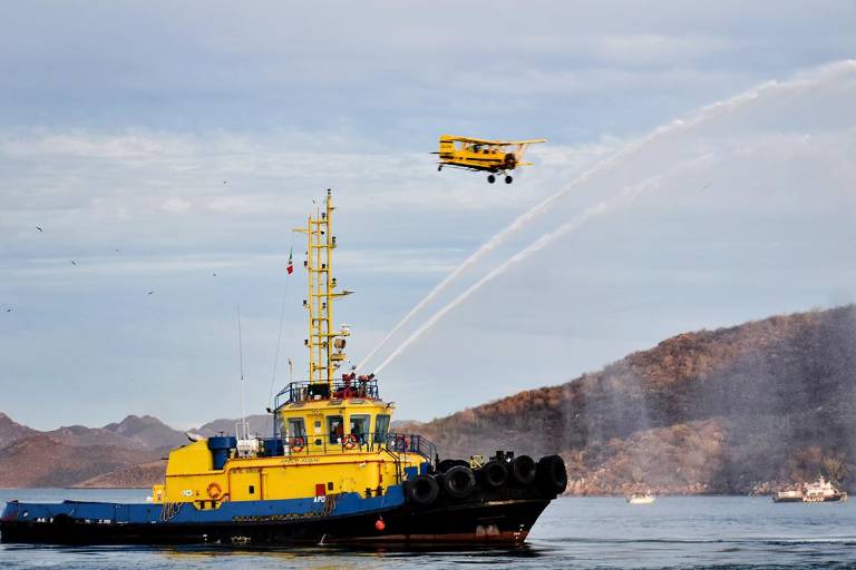 Recrean en Topolobampo el primer combate aeronaval del mundo