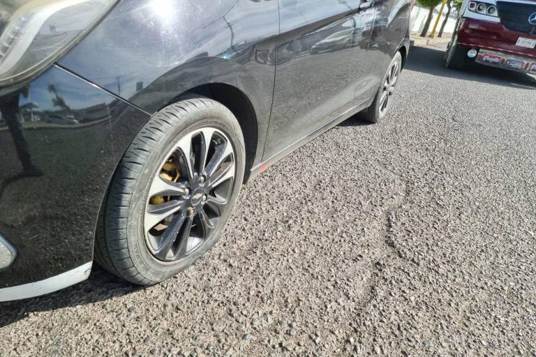 Arrojan de nuevo ponchallantas frente a instalaciones militares en Culiacán