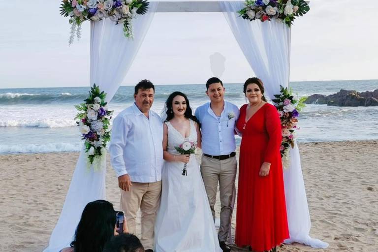 Sonia Tirado y Hugo Rosales celebran su boda civil