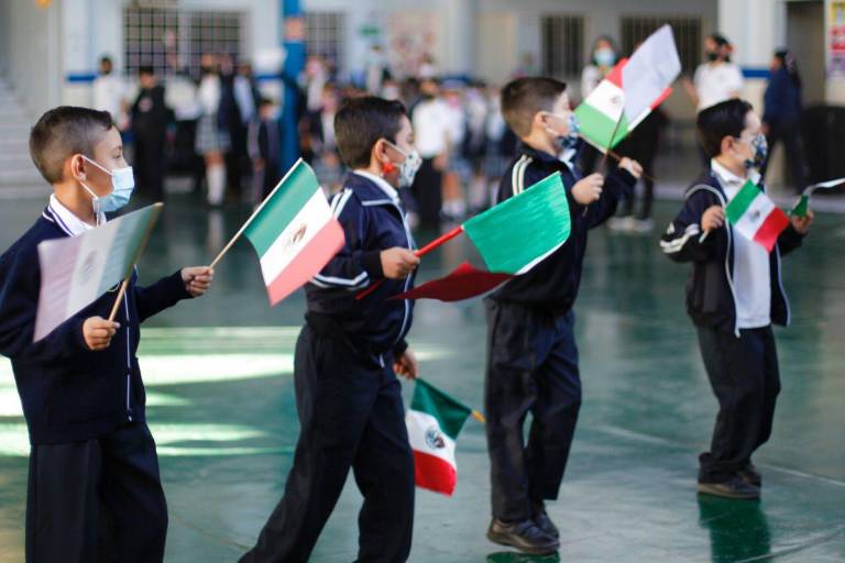 Celebran el Día de la Bandera en el Colegio Niños Héroes