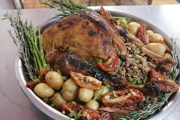 Después del pavo, son el lomo, el pozole y el menudo los infaltables en la mesa del sinaloense en Navidad