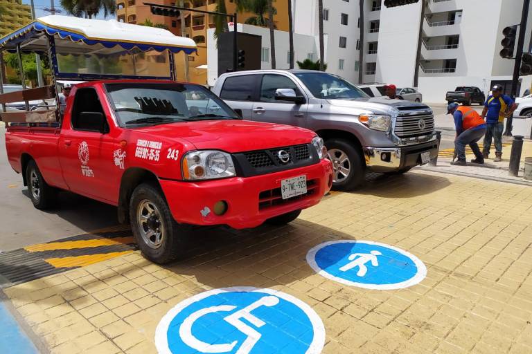 Se deslinda Gobierno del Estado de haber dado permisos para construir paso peatonal elevado en Mazatlán