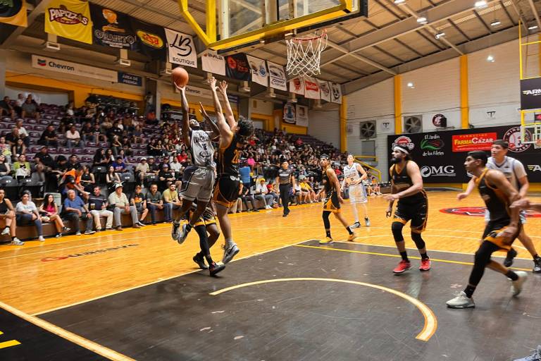 Arrollador triunfo de Frayles, toman ventaja en la serie final ante Pelícanos