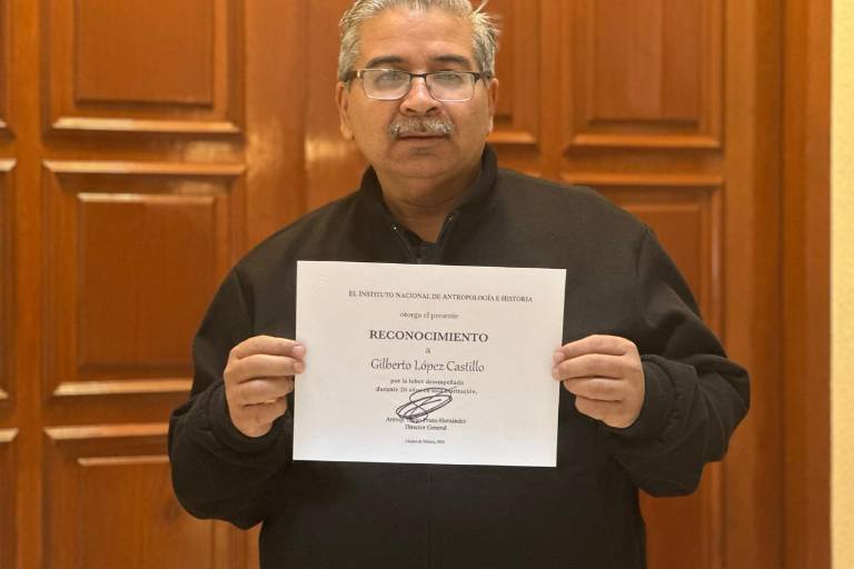 Reconocen al historiador sinaloense Gilberto López Castillo