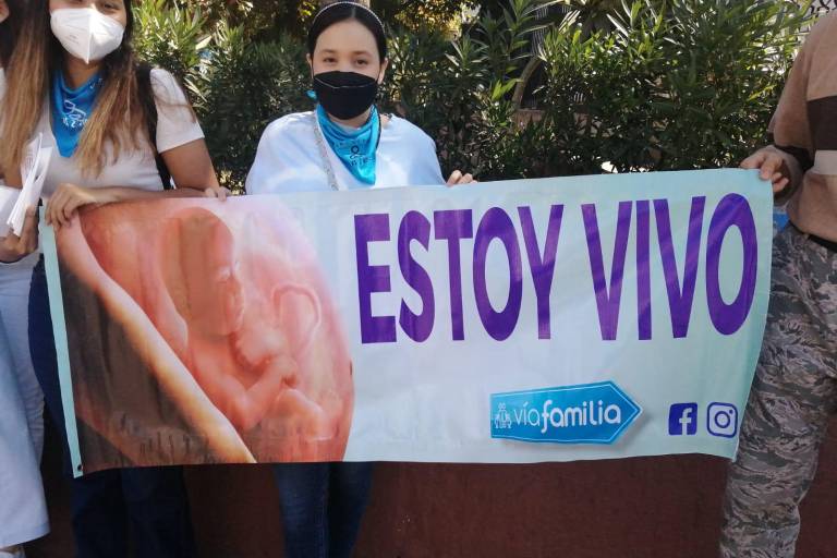 Personal médico podrá negarse a practicar abortos, señala Cuén Ojeda