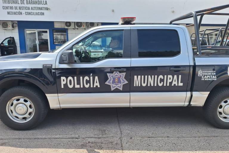 SSPyTM advierte sanciones por polarizado ilegal en patrullas en Culiacán