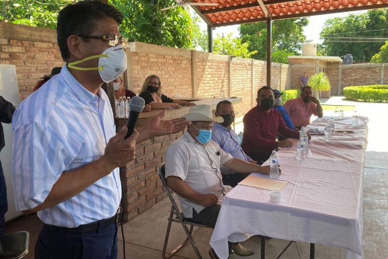 A un mes de asumir, Alcalde electo de Guasave recoge demandas de comunidades