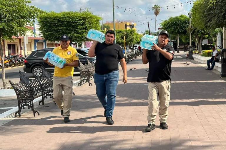 Reúne DIF Escuinapa casi 7 mil litros con el Aquatón 2024