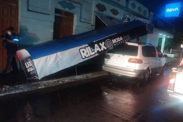 Reportan habitantes del Valle de Escuinapa que no hay energía eléctrica por vientos de ‘Nora’