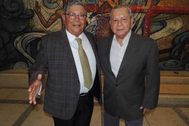 Celebran 50 años de amistad con misa de acción de gracias