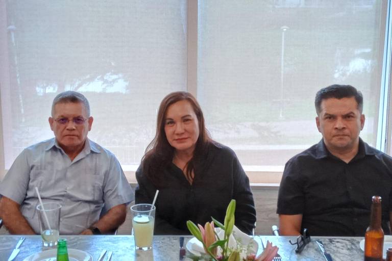 Celebran abogados su día con amena reunión